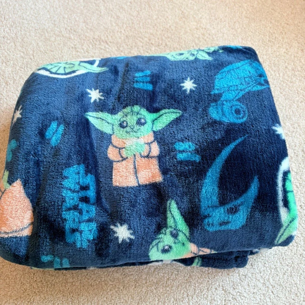 The Big One Star Wars Grogu The Child Mandalorian Plush Throw Blanket 70x55